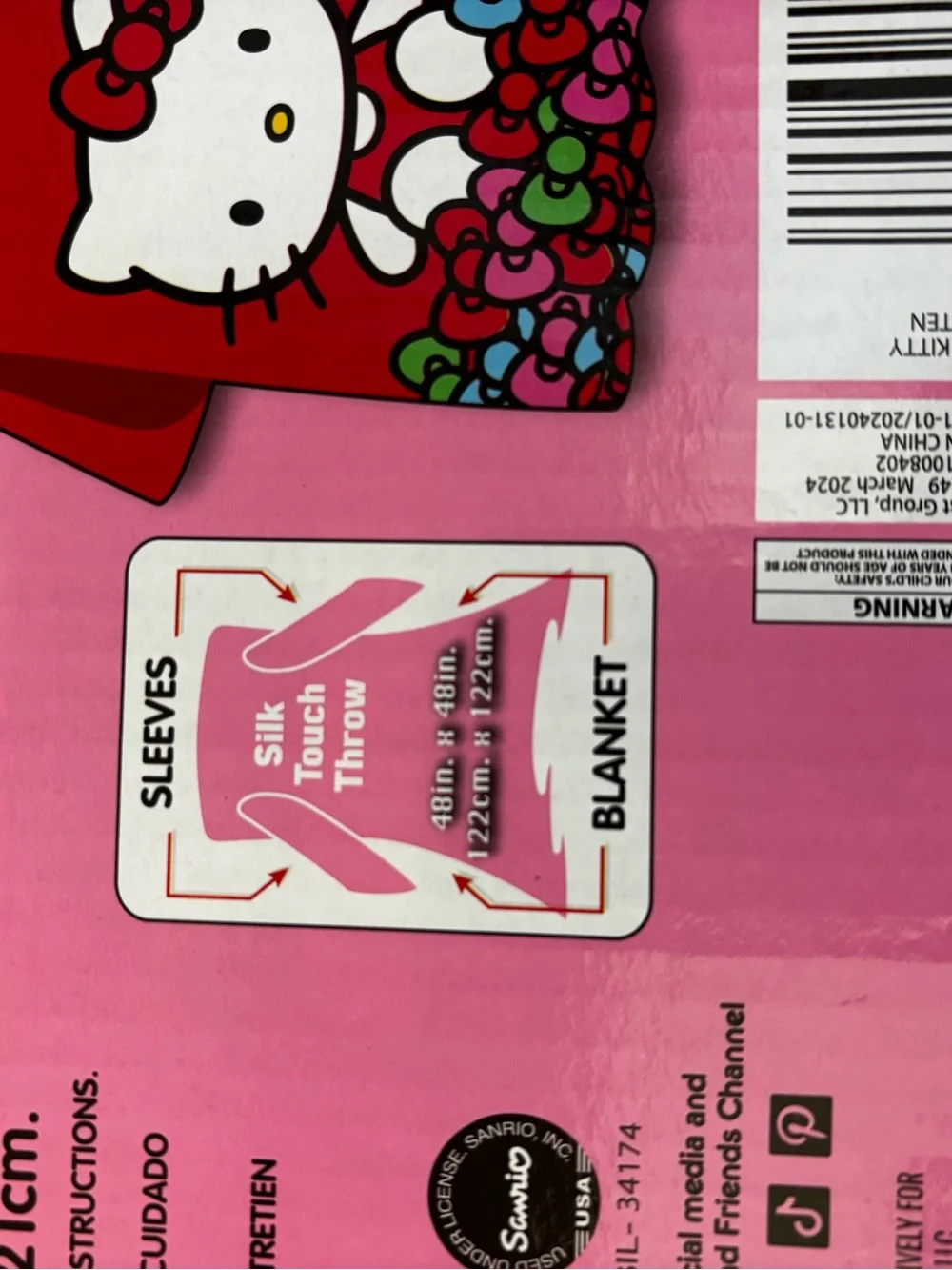 Hello Kitty Silk Touch Comfy Throw - Pink & Red